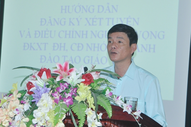 Đ/c Hoàng Ngọc Ánh - Phó Trưởng phòng GDTX&GDCN, Sở GD&ĐT triển khai một số nội dung về công tác tuyển sinh vào các trường Đại học, Cao đẳng nhóm ngành đào tạo giáo viên năm 2017