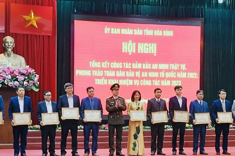 Năm 2022, trường THPT Công Nghiệp vinh dự được nhận Bằng khen của Bộ trưởng Bộ Công An.