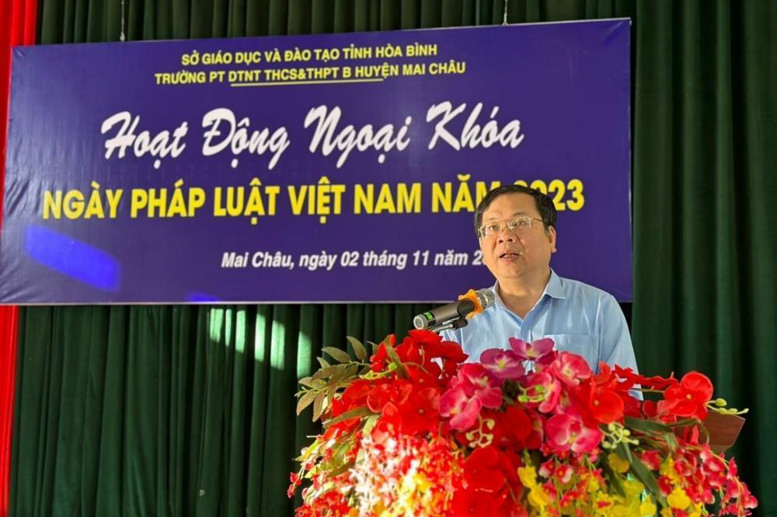Nhà giáo Nguyễn Quang Minh - Phó Giám đốc Sở phát biểu khai mạc