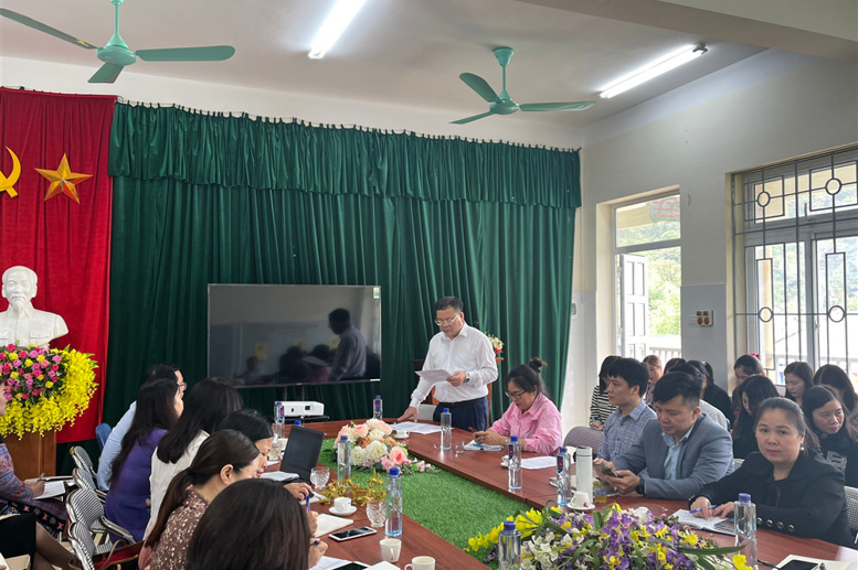 Đồng chí Nguyễn Quang Minh - Phó giám đốc Sở Giáo dục và Đào tạo chủ trì Hội thảo tăng cường tiếng Việt cho trẻ em mầm non người dân tộc thiểu số