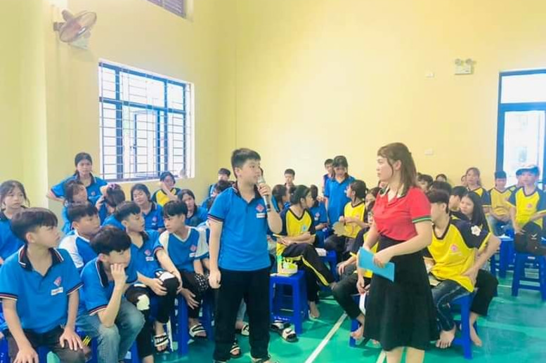 Các khán giả cũng tích cực tham gia trả lời câu hỏi của Ban tổ chức