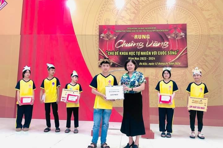 Em Hà Bùi Duy Quang - học sinh lớp 9B vinh dự nhận giải Nhất - rung chuông vàng