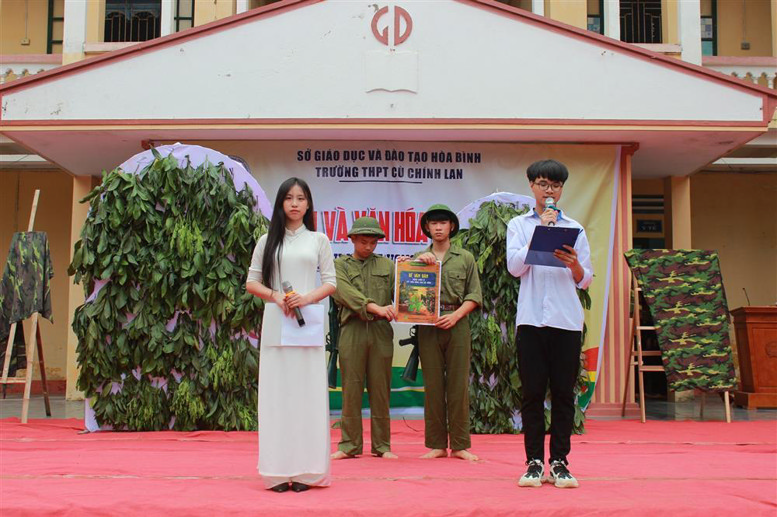 Tiết mục kể chuyện theo sách: ‘Bế Văn Đàn người chiến sỹ lấy thân mình làm giá súng”