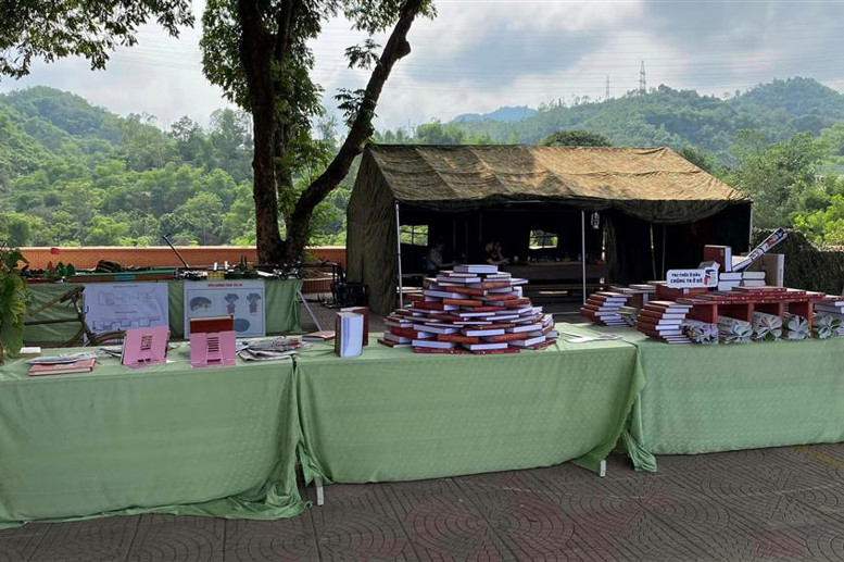 Mô hình sách nghệ thuật 